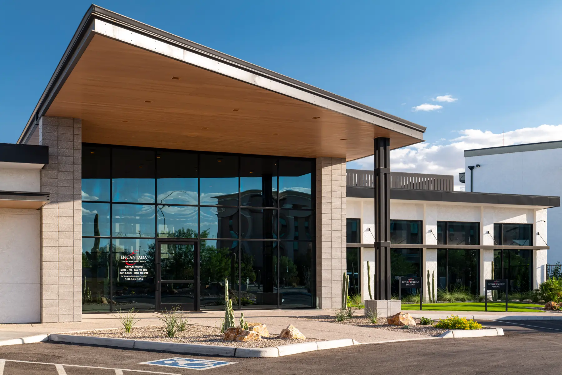 Encantada Twin Peaks exterior