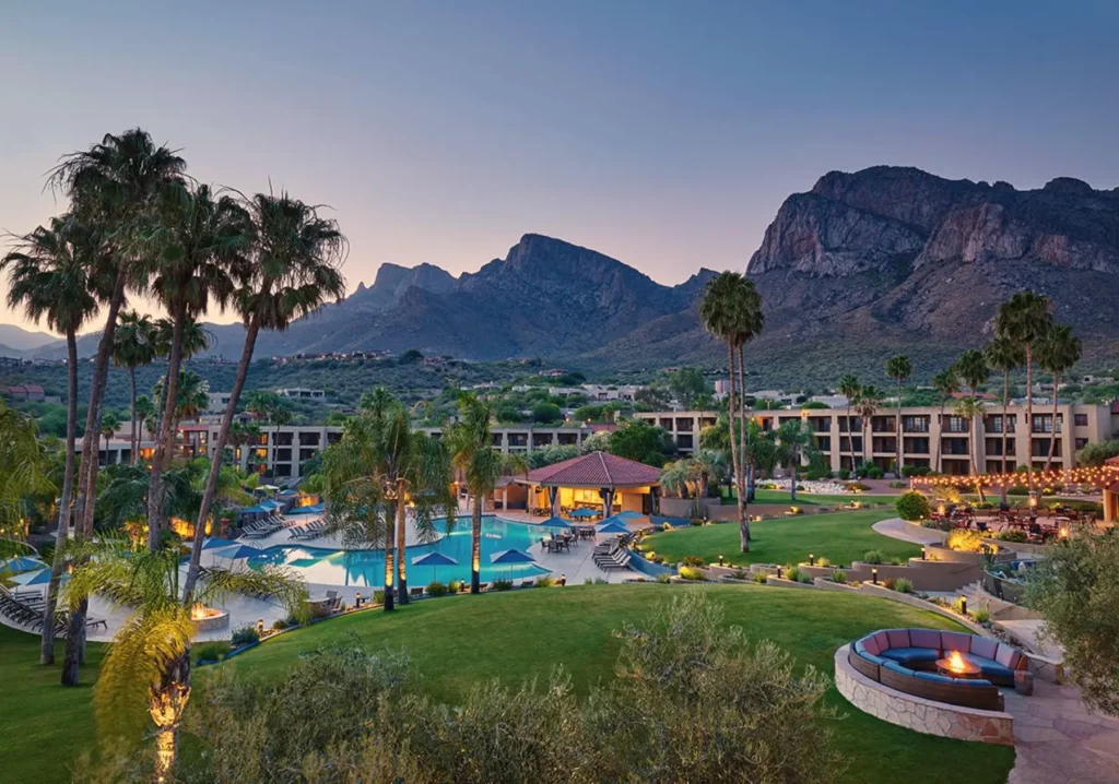 Hilton El Conquistador mountain view at dusk