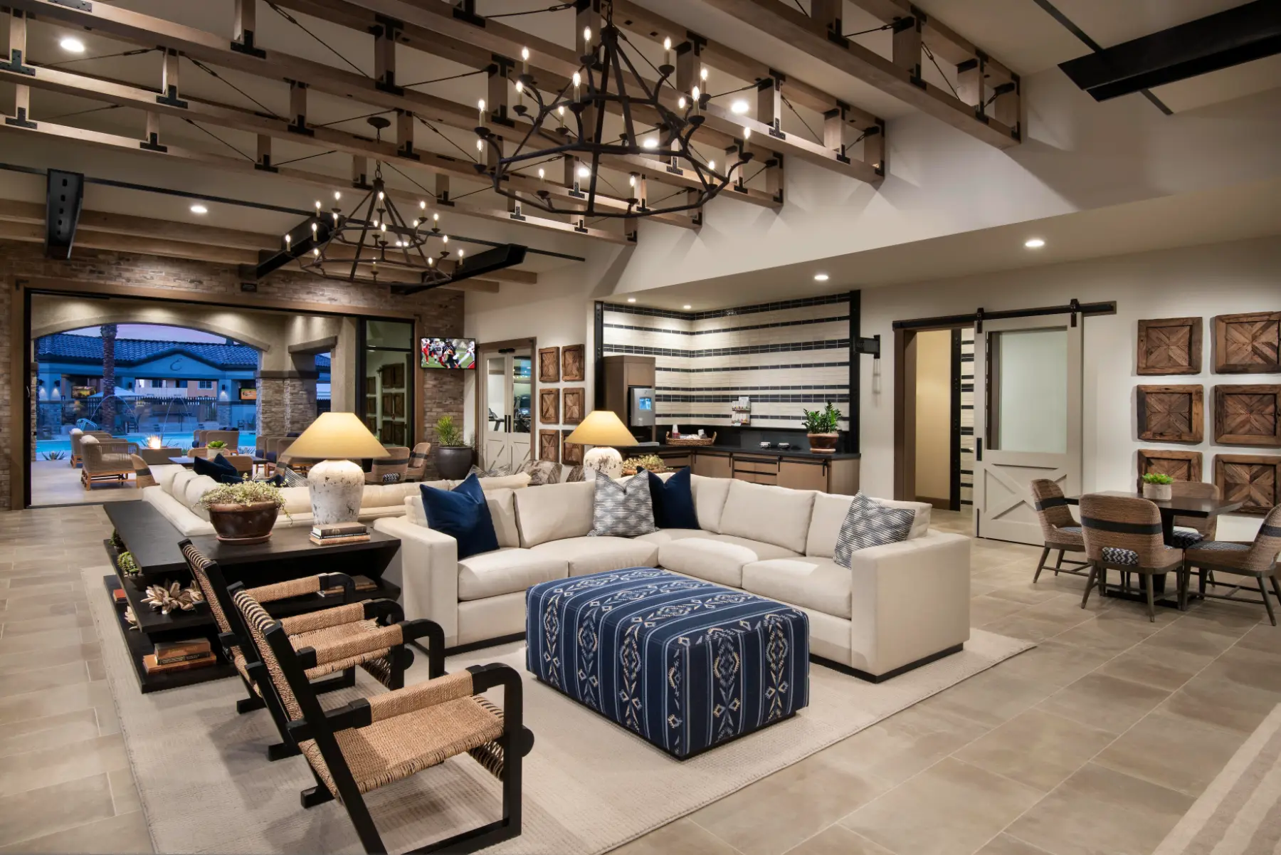 Encantada Continental Reserve Club overall interior