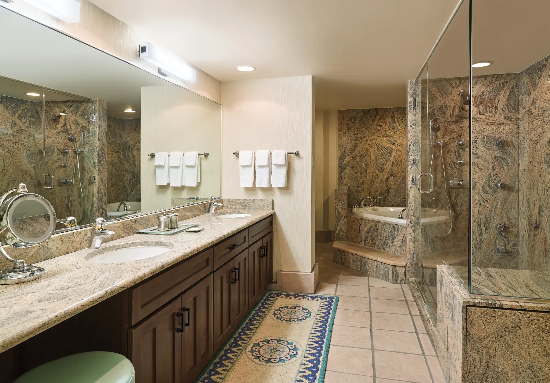 Hilton El Conquistador bathroom