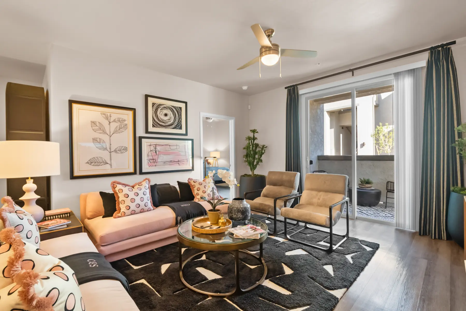 Encantada La Estancia living room