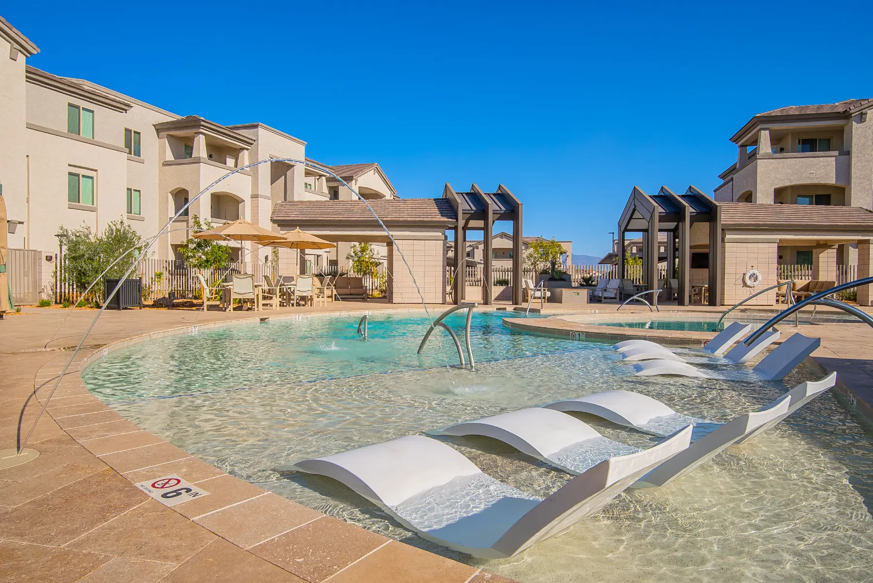 Encantada La Estancia pool