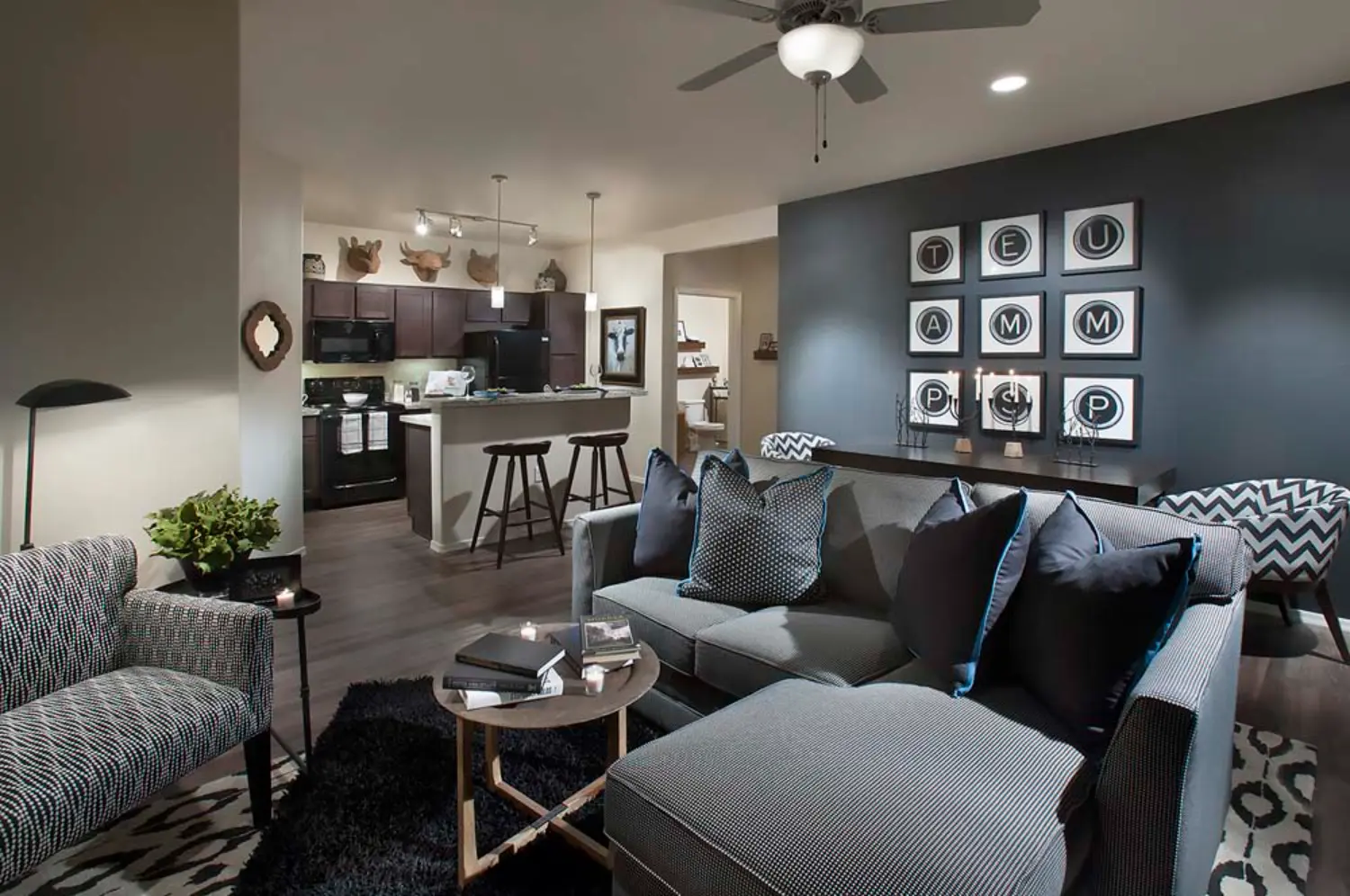 Encantada Steam Pump living room