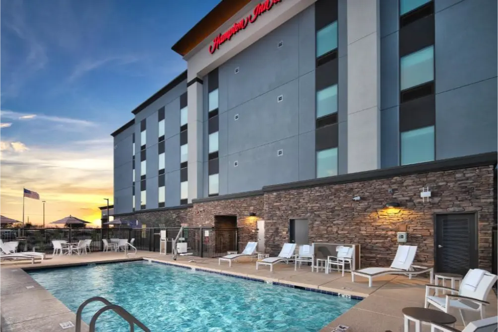 Hampton Inn and Suites Tucson pool