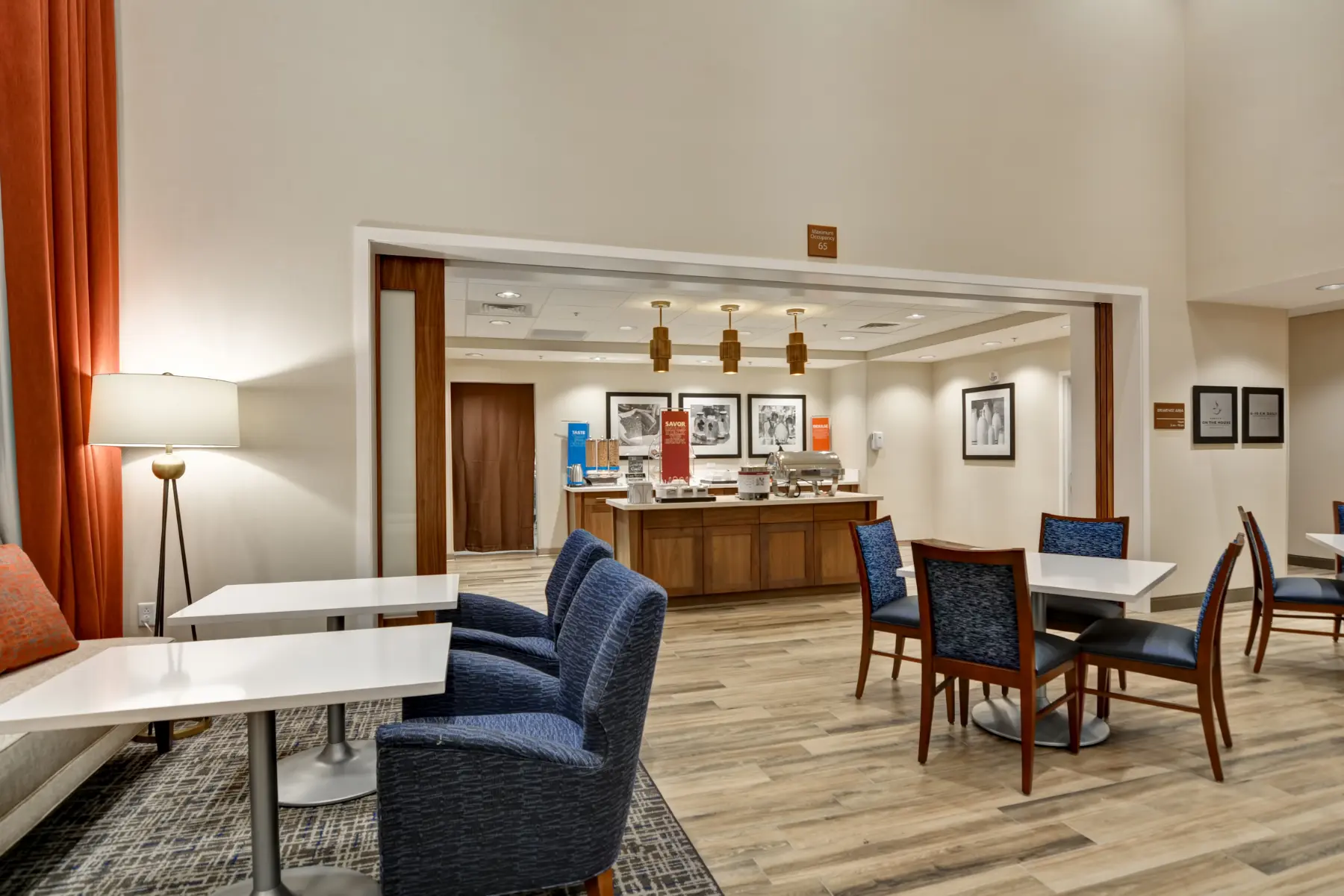 Hampton Inn and Suites Marana dining area
