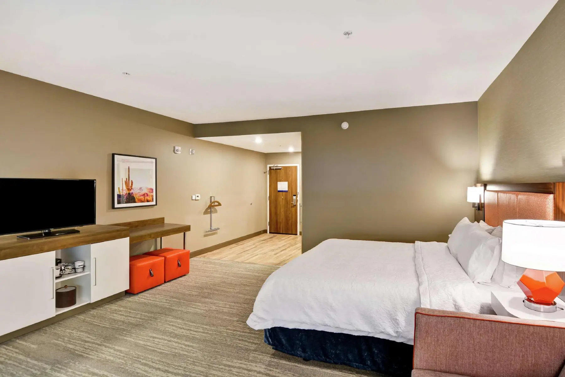 Hampton Inn and Suites Marana bedroom