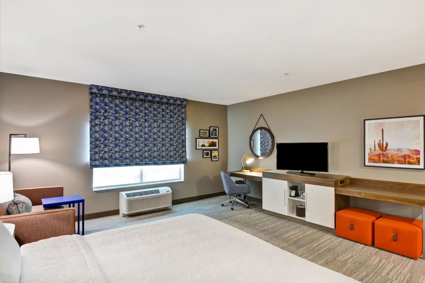 Hampton Inn and Suites Marana bedroom