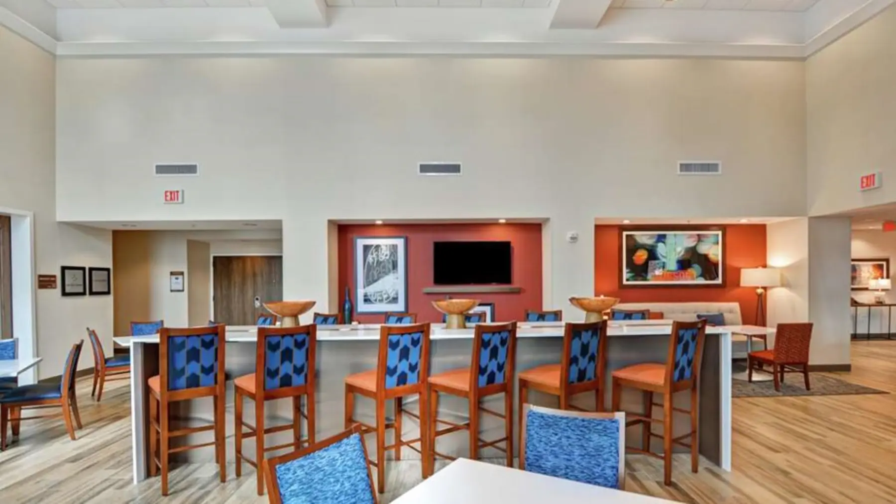 Hampton Inn and Suites Marana lounge